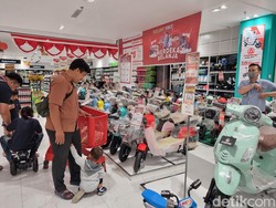 Ramai-ramai Ajak Keluarga Berburu Diskon Transmart di Trans Icon Surabaya