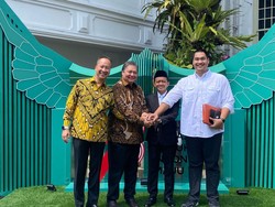 Airlangga-Bahlil Kompak Foto Konsolidasi di Istana
