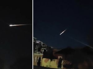 Cahaya Raksasa Misterius Menyala Lalu Pecah di Langit Australia