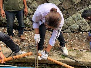 Dinas PUPR Potong Kabel Optik Pemicu Banjir di Jalan Sholis Bogor Dinas PUPR Potong Kabel Optik Pemicu Banjir di Jalan Sholis Bogor