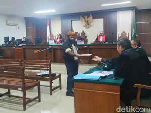 Eks Bupati Mamberamo Tengah Ricky Ham Pagawak Divonis 13 Tahun Bui Eks Bupati Mamberamo Tengah Ricky Ham Pagawak Divonis 13 Tahun Bui