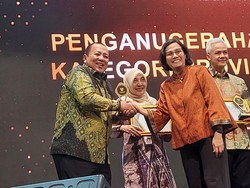 Gubernur Lampung Dapat KUR Award: Saya Tak Mau Kalah dengan Gubernur Jateng