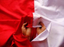 Kisah Fatmawati Menjahit Bendera Merah Putih, Benarkah Dibuat dari Spanduk?