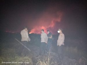 Pemadaman Kebarakan Lahan di Muaro Jambi Terkendala