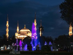 Bacaan Doa Masuk dan Keluar Masjid Lengkap dengan Artinya