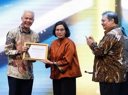 Kata Ganjar Usai Jateng Hattrick KUR Award: Kita Bantu UMKM Naik Kelas