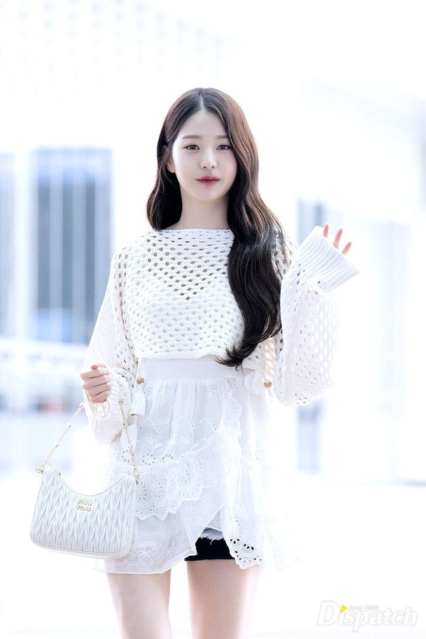 Potret Jang Won Young IVE