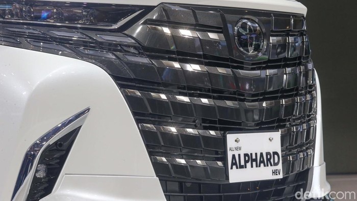 Alphard Generasi Terbaru Tampil di GIIAS 2023 Alphard Generasi Terbaru Tampil di GIIAS 2023