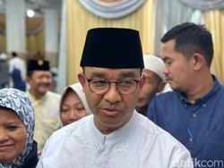 Anies Tersenyum saat Ditanya Peluang Yenny Wahid Jadi Cawapres