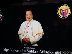 Biografi Uskup Surabaya Vincentius Sutikno Wisaksono