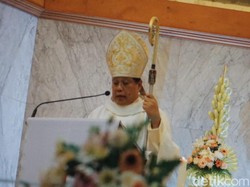 Uskup Surabaya Vincentius Sutikno Tutup Usia