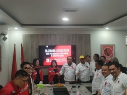 Rombongan PSI Datangi DPP Projo, Budi Arie dan Grace Natalie Salaman