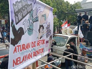 Tolak Migrasi Izin Kapal, Nelayan Indramayu Menggelar Aksi Demo Tolak Migrasi Izin Kapal, Nelayan Indramayu Menggelar Aksi Demo
