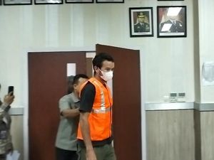 Bule Prancis Jadi Kontraktor Ilegal 6 Bulan di Lombok, Lalu Diusir! Bule Prancis Jadi Kontraktor Ilegal 6 Bulan di Lombok, Lalu Diusir!