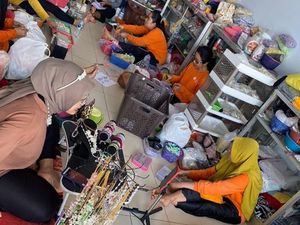 Dari Desa ke 4 Negara Asia, UMKM Ini Tembus Pasar Ekspor Bersama Shopee Dari Desa ke 4 Negara Asia, UMKM Ini Tembus Pasar Ekspor Bersama Shopee