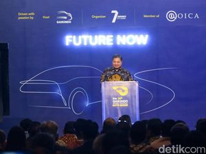 Kata Menko Airlangga soal Fenomena Mobil China Serbu Indonesia