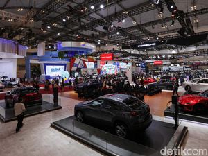 Penjualan Mobil Drop di Awal Tahun, Penjualan Motor Ikutan Lesu