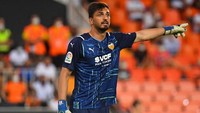 Giorgi Mamardashvili. Saat ini membela Valencia. Foto: AFP/JOSE JORDAN