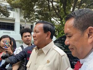Datangi Kemhan, Hotman Paris Undang Prabowo ke Nikahan Anaknya