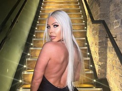 Model OnlyFans Nyaris Ditangkap gegara Berbikini di Kastil Raja Charles