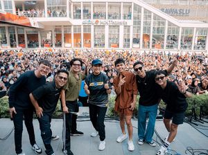 Cakep! Sri Mulyani Berpantun Mantan di Panggung Juicy Luicy