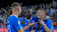 Eks kapten Napoli, Kalidou Koulibaly (tengah), sudah mencicipi 4 gelar bersama Al Hilal sejak 2023. (Foto: Twitter @AlHilal_FC)