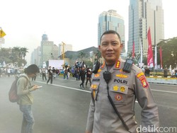 Polisi Imbau Massa Buruh di Patung Kuda Bubarkan Diri