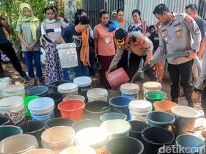 4 Tangki Digelontor Warga Bondowoso yang Sempat Dijatah 2 Timba Air