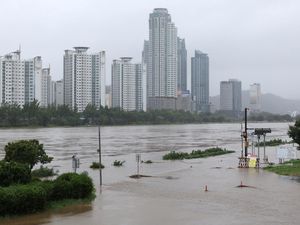 Korea Selatan Mulai Diterjang Banjir Imbas Topan Khanun
