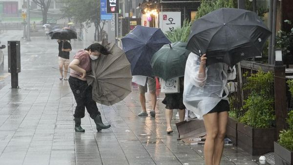Korsel Bersiap Hadapi Badai Khanun, Batalkan Penerbangan dan Layanan Feri