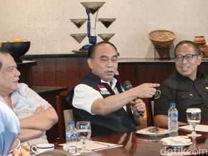 Umumkan Dirut Bakti Baru, Menkominfo: Kalau Gak Kamis, Ya Jumat