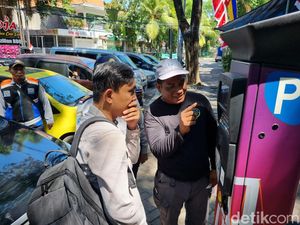 Banyak Warga Keluhkan Parkir Tanpa Karcis, Begini Tindakan Dishub Surabaya Banyak Warga Keluhkan Parkir Tanpa Karcis, Begini Tindakan Dishub Surabaya