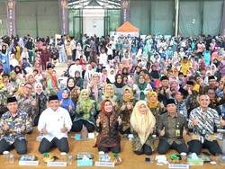Pemkab Serang Beri Bingkisan hingga Santunan ke 1.000 Anak Yatim