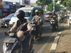 Pemotor Keluhkan Macet Tiap Hari di Pasar Minggu Jaksel: Jalannya Sempit