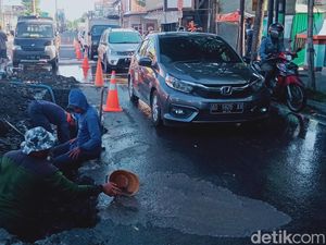 Hati-hati! Ada Perbaikan Saluran Pipa PDAM Solo di Jalan Jogja-Solo Delanggu
