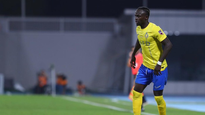 Sadio Mane tampil penuh saat Al Nassr bersua Al Sortha di semifinal Arab Club Champions Cup, Rabu (9/8/2023). Dia dipasangkan dengan Cristiano Ronaldo dan Talisca di lini serang The Global Club.