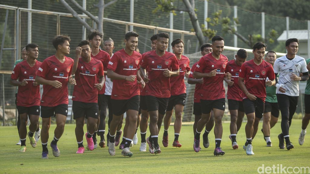 Semringah Timnas Indonesia U-23 Jalani Latihan Perdana Jelang Piala Asia