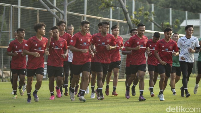Semringah Timnas Indonesia U-23 Jalani Latihan Perdana Jelang Piala Asia