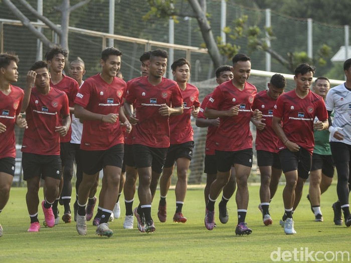 Semringah Timnas Indonesia U-23 Jalani Latihan Perdana Jelang Piala Asia