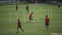 Diketahui, sebanyak 17 pemain hadir dalam sesi latihan tersebut.