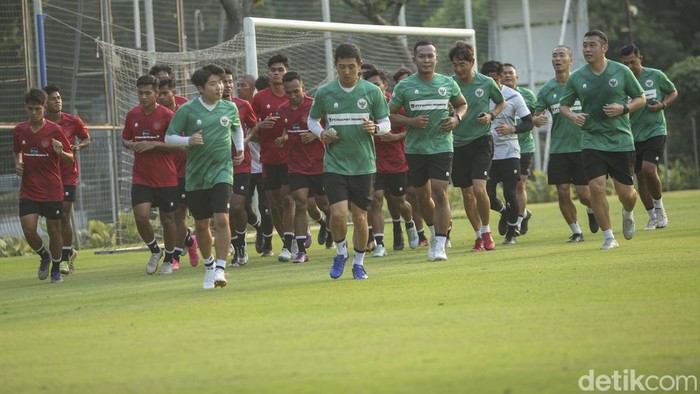 Semringah Timnas Indonesia U-23 Jalani Latihan Perdana Jelang Piala Asia Semringah Timnas Indonesia U-23 Jalani Latihan Perdana Jelang Piala Asia