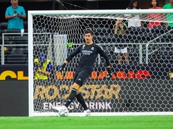 Courtois Cedera ACL, Terancam Absen Panjang