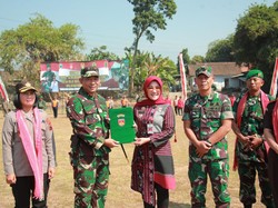 Penutupan TMMD, Warga Desa Beji Klaten Dapat Bantuan Sembako
