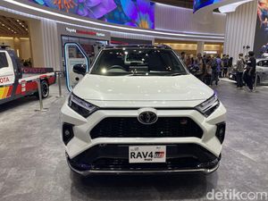 Toyota RAV4 Resmi Dijual di Indonesia, Harga Tembus Rp 1,15 Miliar Toyota RAV4 Resmi Dijual di Indonesia, Harga Tembus Rp 1,15 Miliar