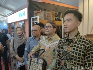 2.000 Pelaku Usaha Meriahkan Hari UMKM Nasional 2023 di Puro Mangkunegaran 2.000 Pelaku Usaha Meriahkan Hari UMKM Nasional 2023 di Puro Mangkunegaran