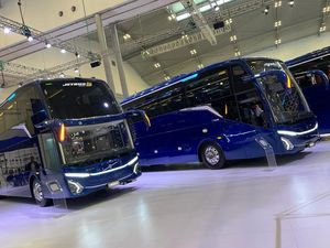 Adiputro Jetbus 5 Laris Manis, Pesanan Tembus 300-an Unit Adiputro Jetbus 5 Laris Manis, Pesanan Tembus 300-an Unit