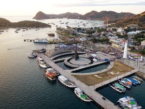 Tentara-Polisi Ciduk Pemuda Mabuk di Waterfront Labuan Bajo Tentara-Polisi Ciduk Pemuda Mabuk di Waterfront Labuan Bajo