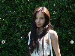 Lisa BLACKPINK Belum Putuskan Perpanjang Kontrak dengan YG Entertainment