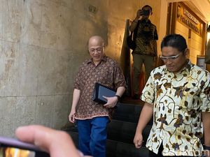 Super Kata Mario Teguh saat Akhirnya Diperiksa di Polda Metro Jaya Super Kata Mario Teguh saat Akhirnya Diperiksa di Polda Metro Jaya