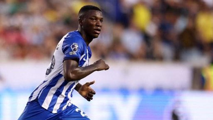 HARRISON, NEW JERSEY - JULY 28: Moises Caicedo of Brighton & Hove Albion looks on during the Premier League Summer Series match between Brighton & Hove Albion and Newcastle United at Red Bull Arena on July 28, 2023 in Harrison, New Jersey.   Tim Nwachukwu/Getty Images for Premier League/AFP (Photo by Tim Nwachukwu / GETTY IMAGES NORTH AMERICA / Getty Images via AFP)